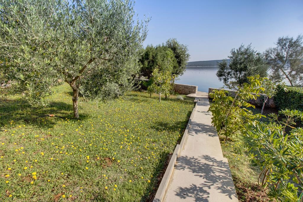Apartments Del Sole Nerezine Exterior photo